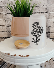 Load image into Gallery viewer, "Daisy Bunch" - Can Glass