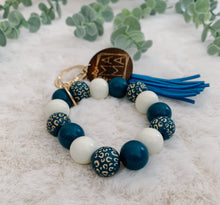 Load image into Gallery viewer, "MAMA" Wristlet Keychain