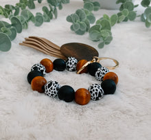Load image into Gallery viewer, "MAMA" Wristlet Keychain