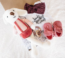 Load image into Gallery viewer, Brand Spankin&#39; New/Bunny Baby Gift Box
